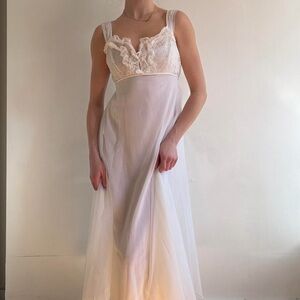 Vintage 1960’s Radcliffe Chiffon Peignoir Nightgown (S-M)